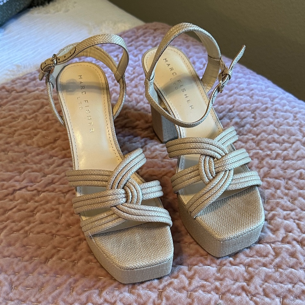 Marc Fisher Cairo Ankle Strap Platform Sandals Size 8